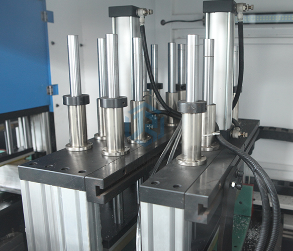 JR-455CNC-3A-1S 全自動(dòng)拉尾料鋁切機(jī)