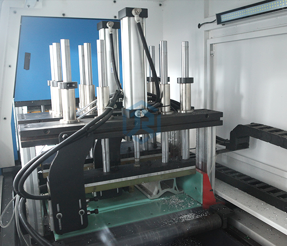 JR-455CNC-3A-1S 全自動(dòng)拉尾料鋁切機(jī)